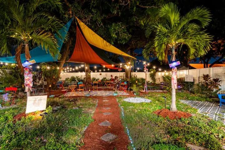 Little Havana Suites: Urban Oasis with Free Parking Miami Exterior photo